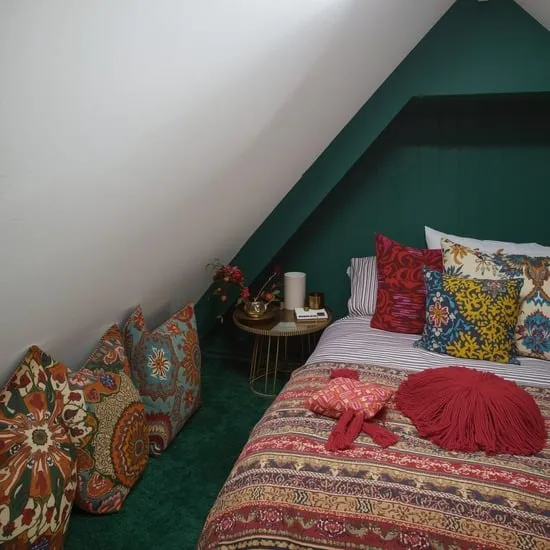 13 attic bedroom ideas IMG09